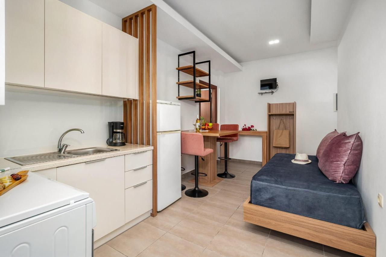 Marina Apartments Lentas Bagian luar foto